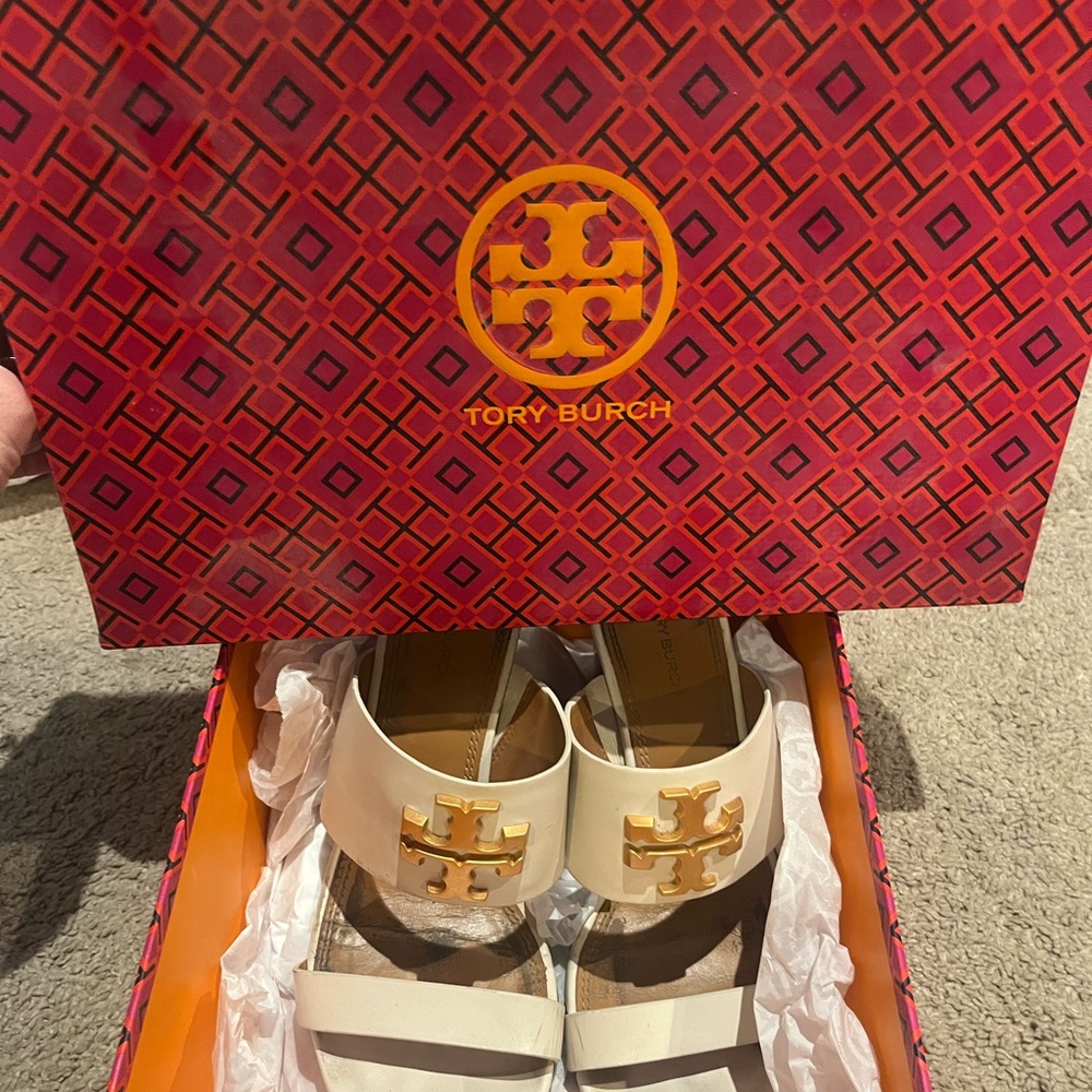 Tory Burch Cream Sandals with Gold Emblem